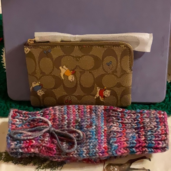 🐱 COACH ZIP WRISTLET IN SIGNATURE CANVAS WITH CAT MITTENS PRINT 🐱 NWT 🐱 - Picture 3 of 16